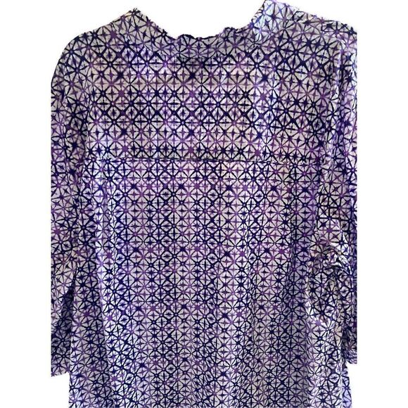 Catherines. ￼ Purple and white geometrical pattern button down  ￼ three-quarter - Picture 4 of 11